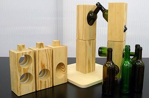 The wine bottle，Clothes and hats，frame，originality，Design，tool，