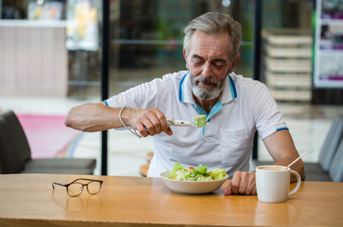 Good simple geometry，Anti shake spoon，Tools for Parkinson's patients，Articles for the elderly，Jiajian geometric industrial design，Kinson patient spoon，The old man shook his hands to eat tableware，Zhenluo，