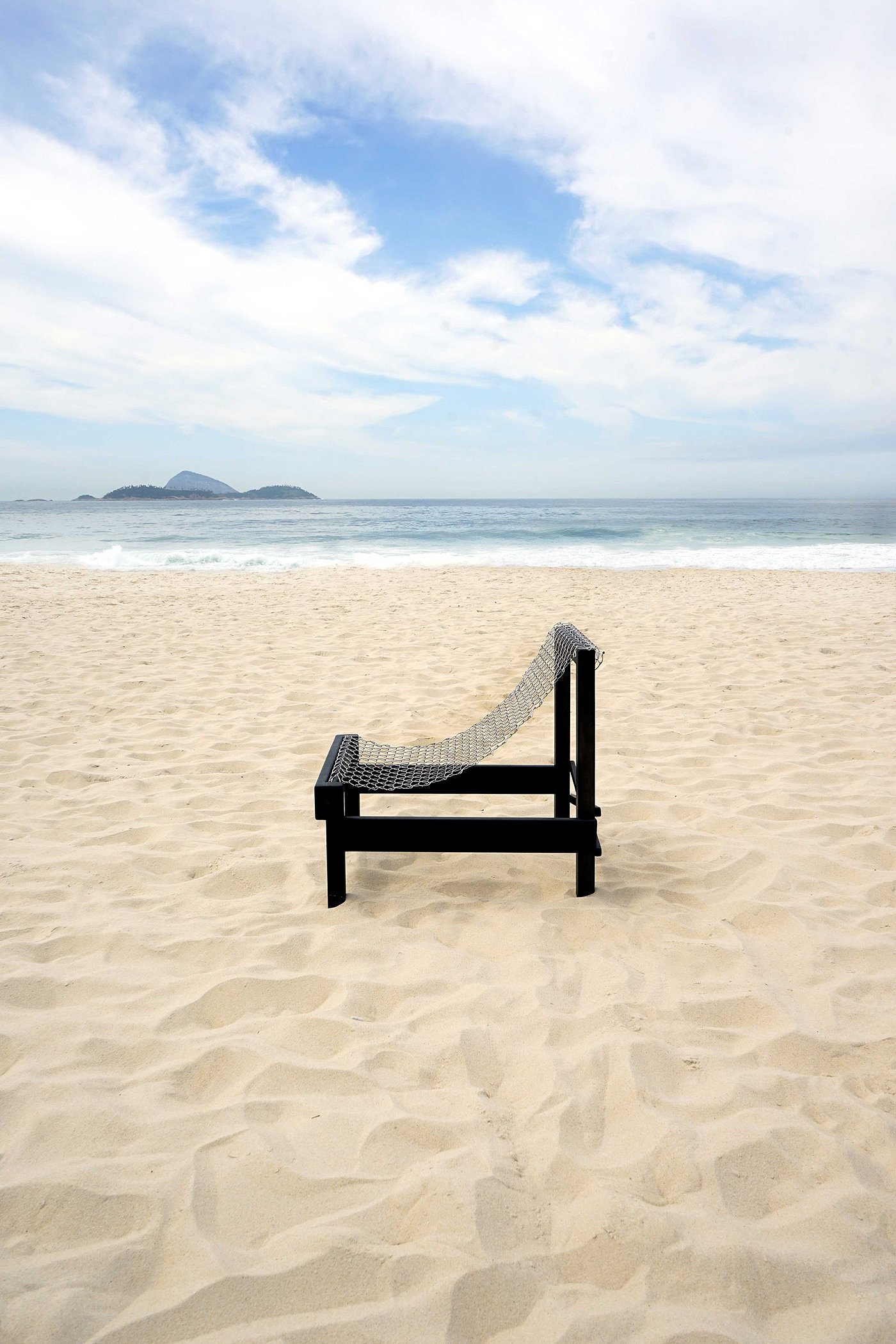 chair，black，wooden ，Brazil，