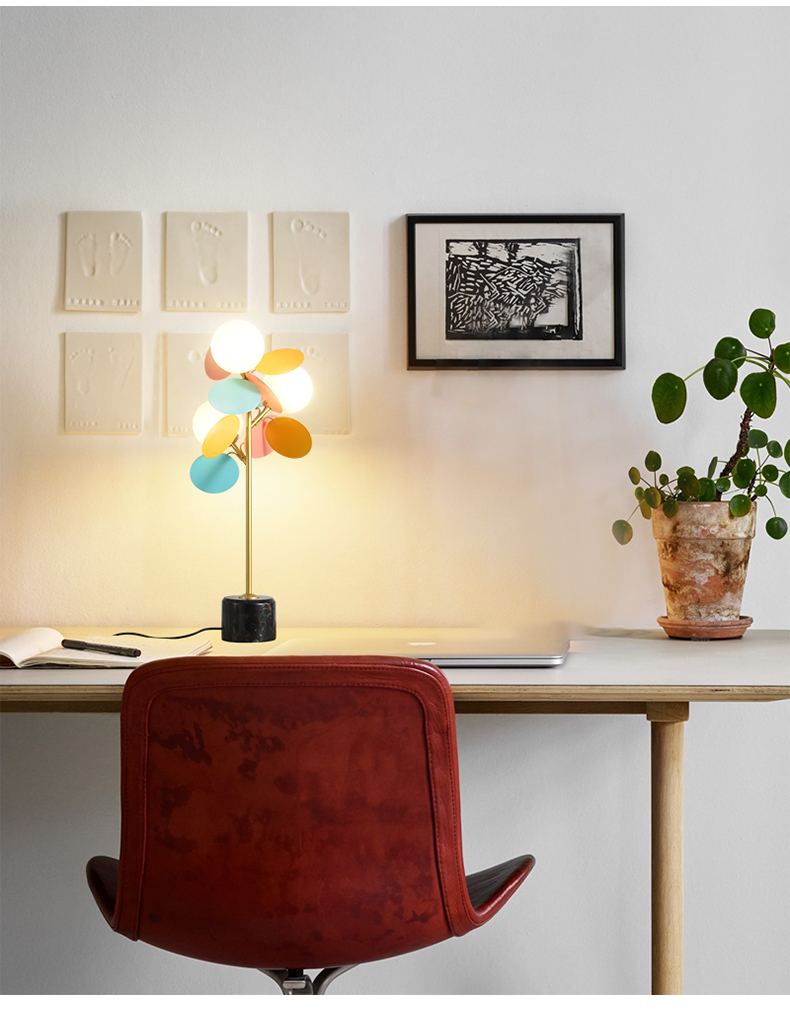 a chandelier，spray，Wreath，first love，