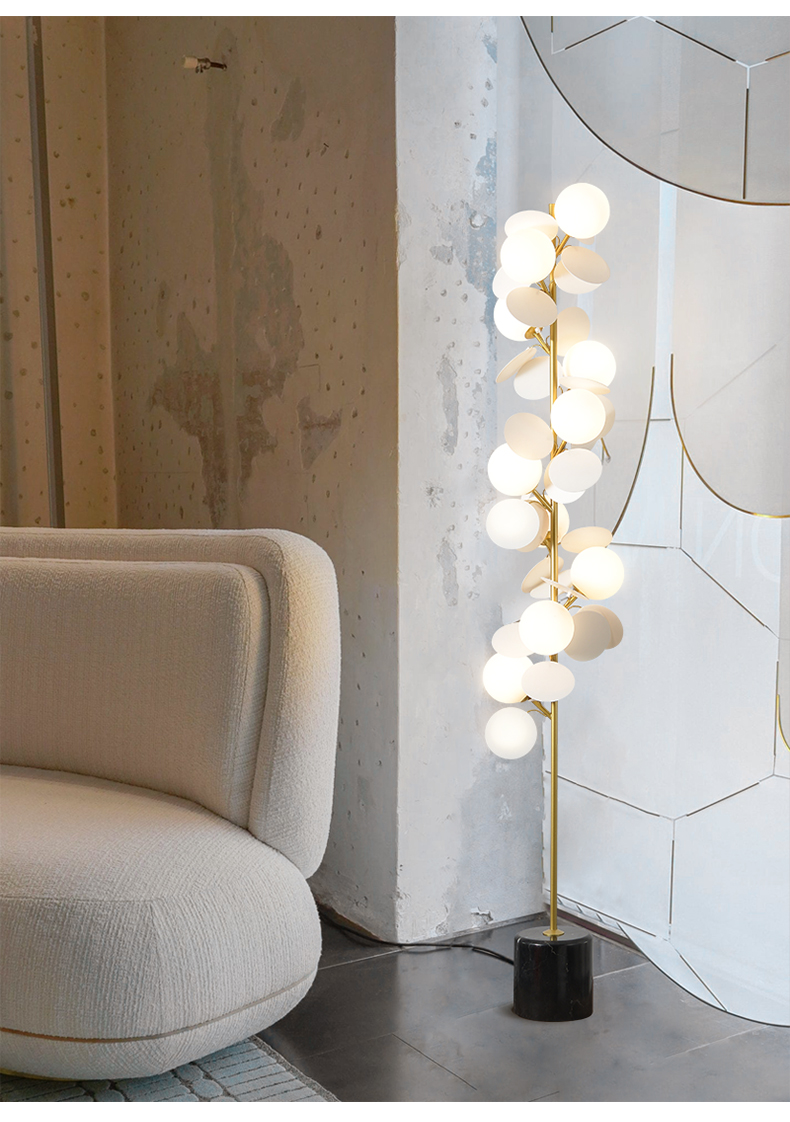 a chandelier，spray，Wreath，first love，