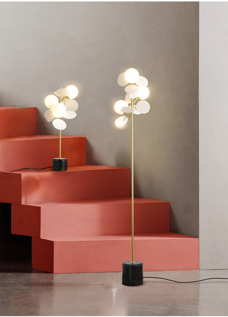 a chandelier，spray，Wreath，first love，