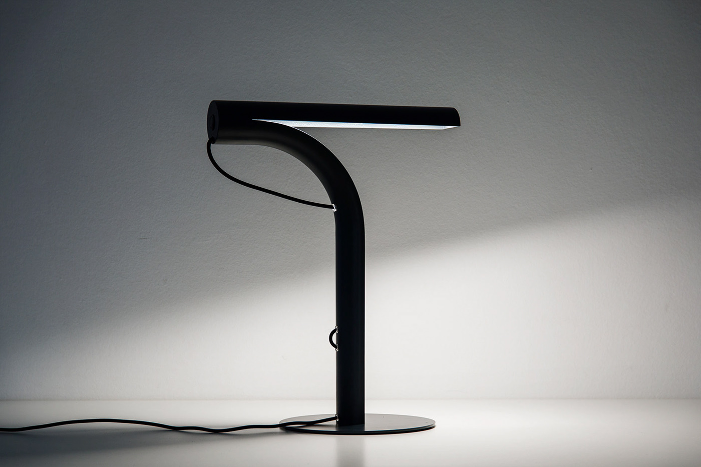 Desk lamp，The Conduit，grace，