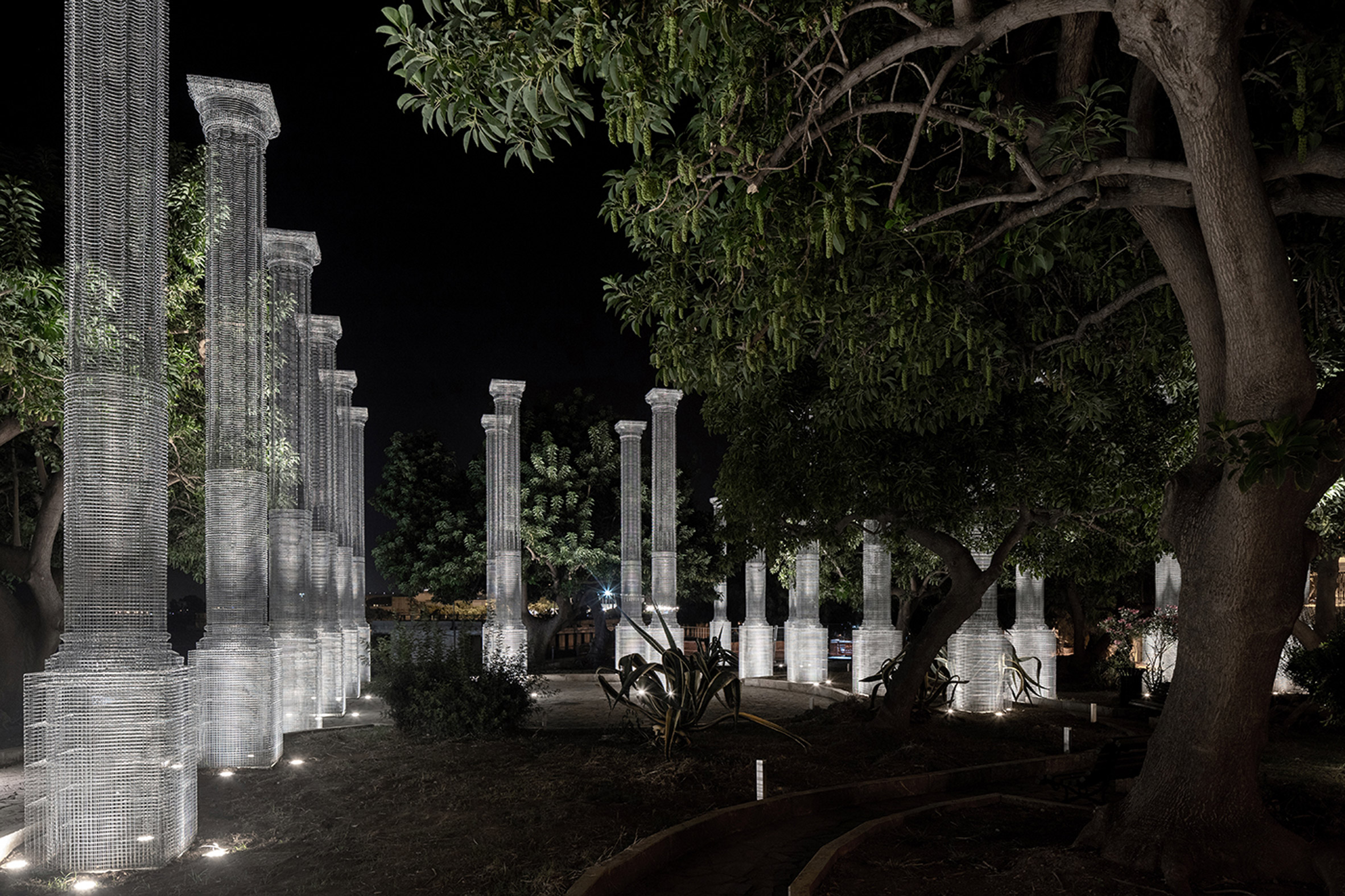 Italy，column，Metal，network，park，