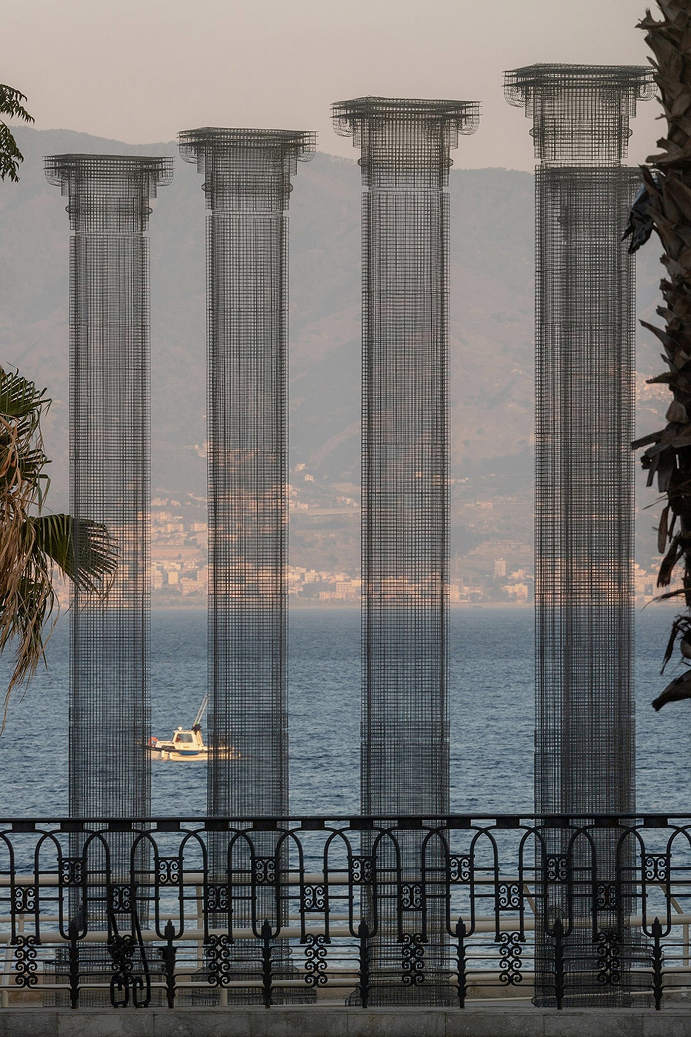 Italy，column，Metal，network，park，