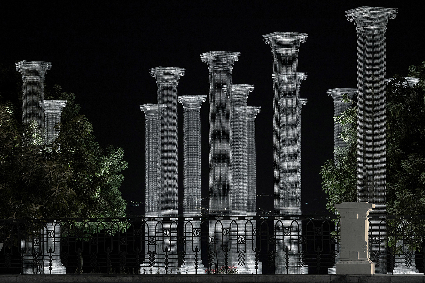 Italy，column，Metal，network，park，
