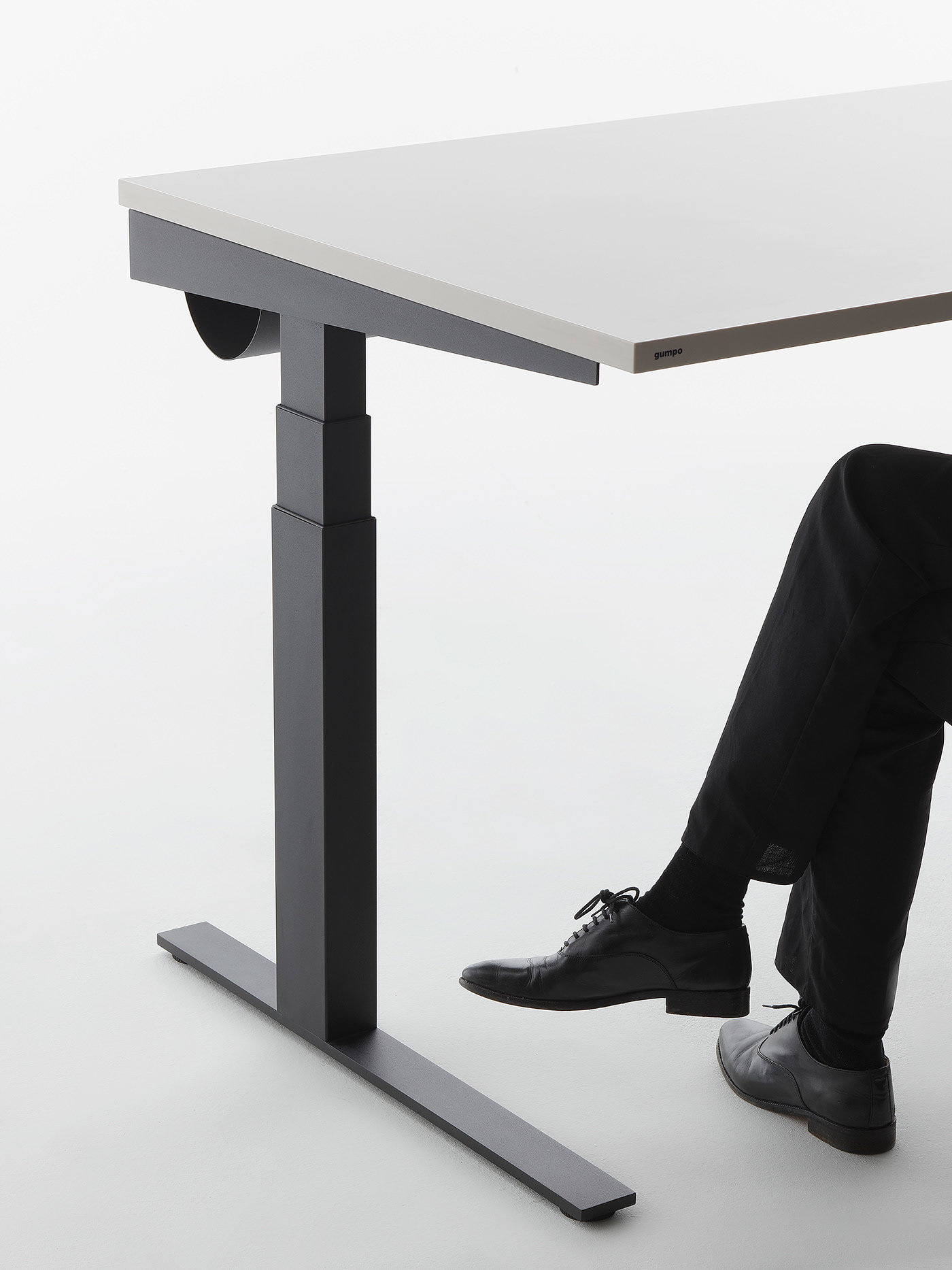 Table，to work in an office，Ergonomics，Simplicity，