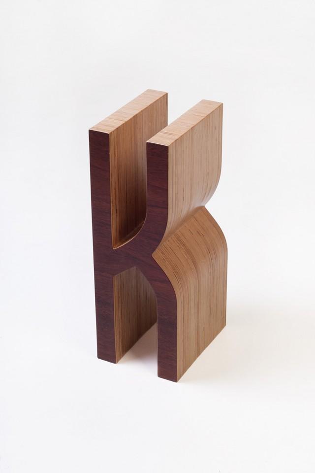 bookshelf，woodiness，furniture，originality，Alphabetic form，