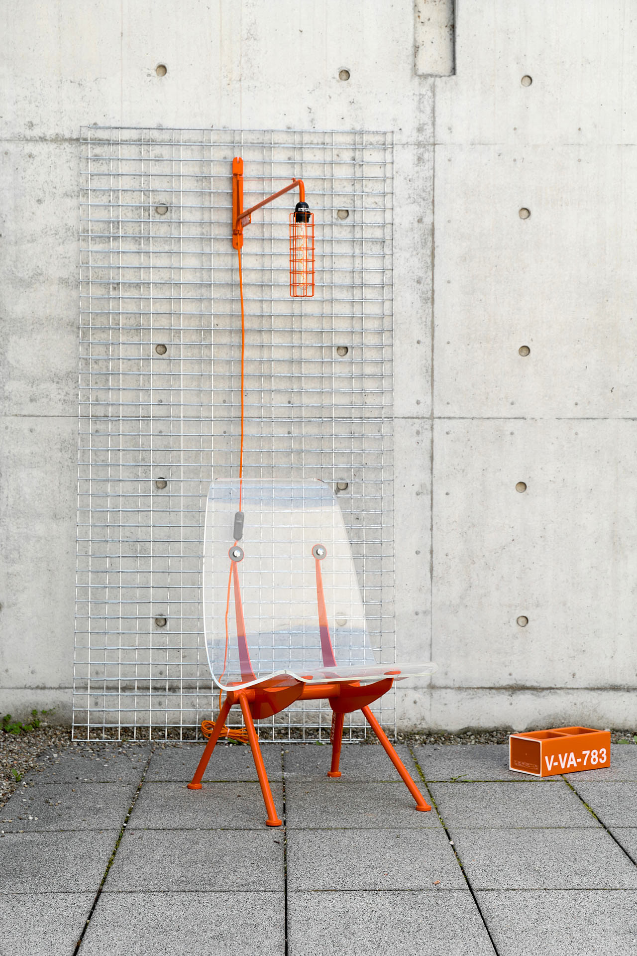 orange，Armchair，Wall lamp，Lighting，