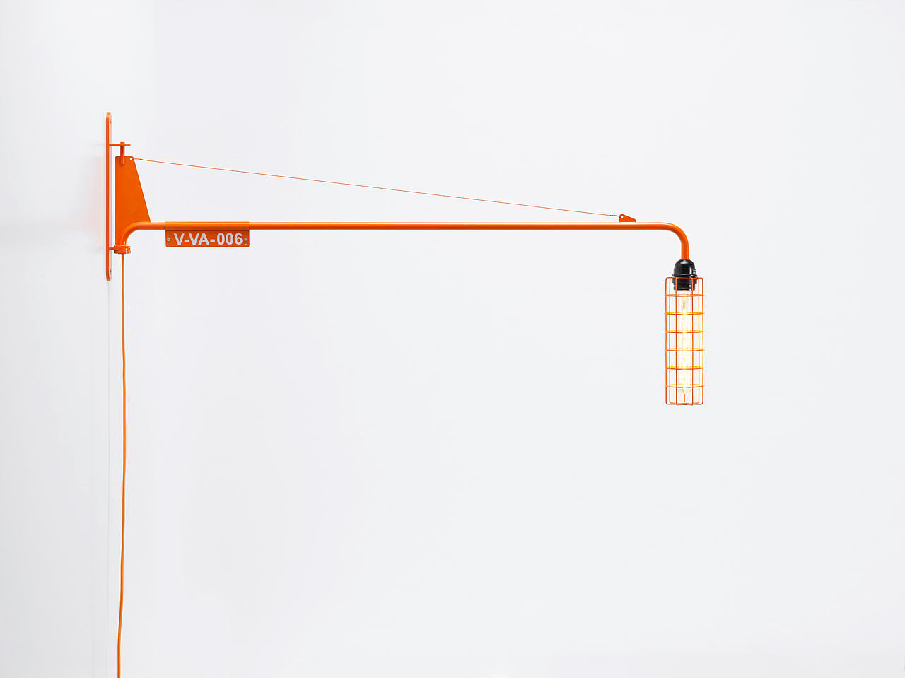 orange，Armchair，Wall lamp，Lighting，