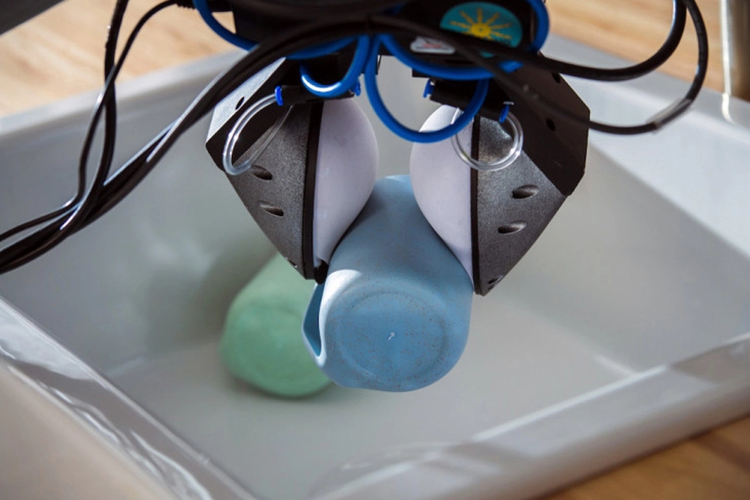 robot，Aging population，housework，Gantry，integrate，