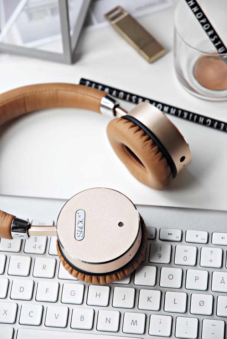 Headphones，Bluetooth headset，Metal earphone，Noise reduction earphone，