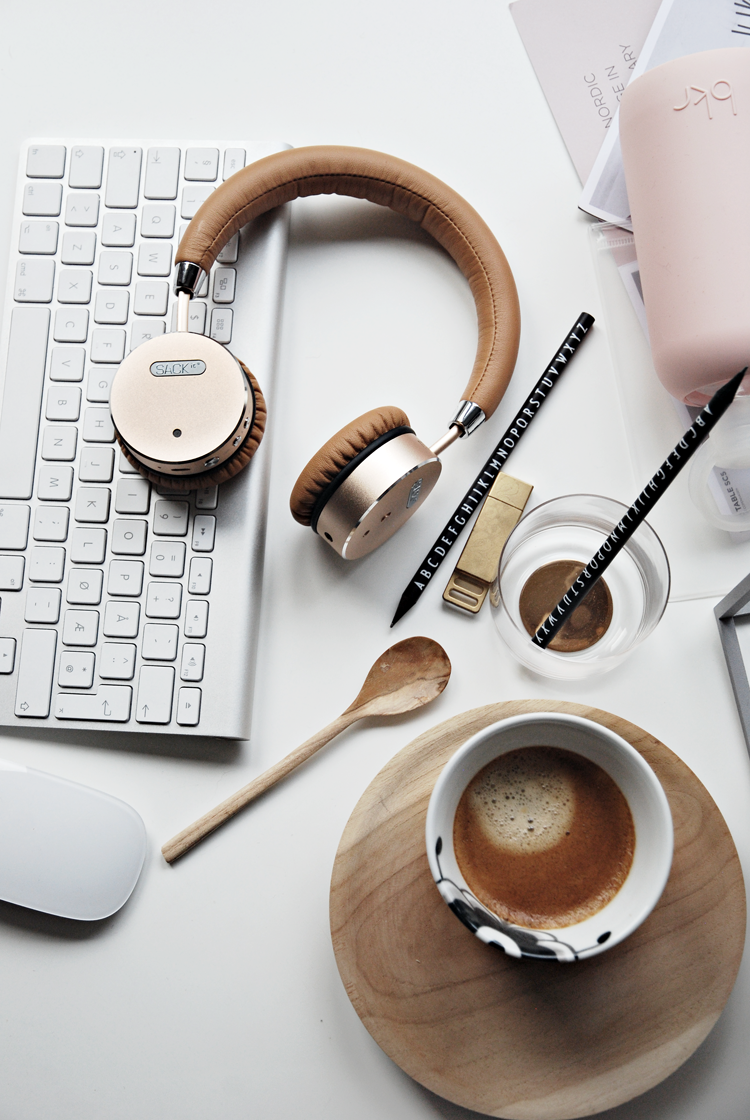 Headphones，Bluetooth headset，Metal earphone，Noise reduction earphone，