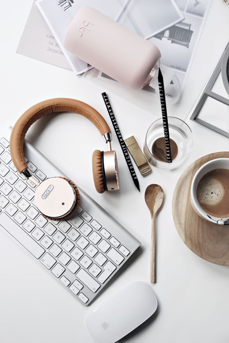 Headphones，Bluetooth headset，Metal earphone，Noise reduction earphone，