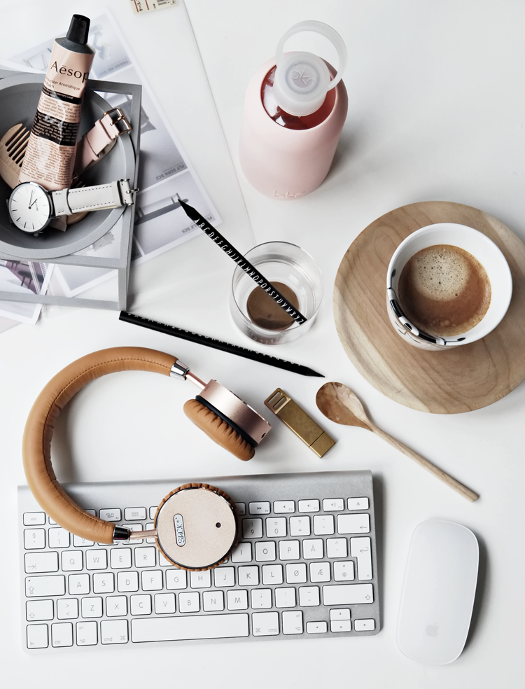 Headphones，Bluetooth headset，Metal earphone，Noise reduction earphone，