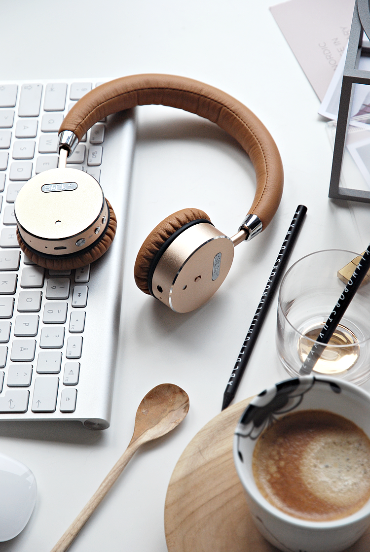 Headphones，Bluetooth headset，Metal earphone，Noise reduction earphone，