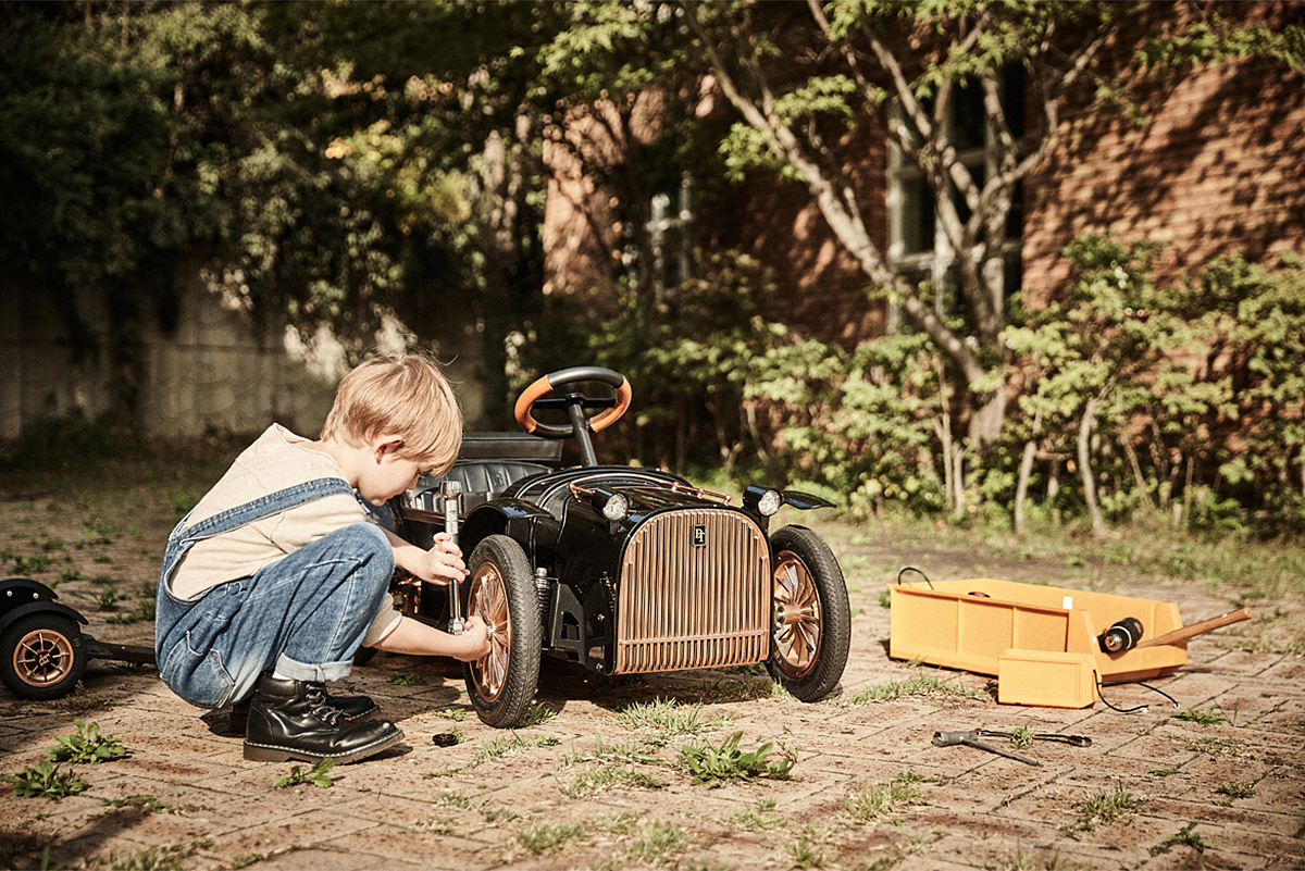 automobile，children，Electric vehicle，