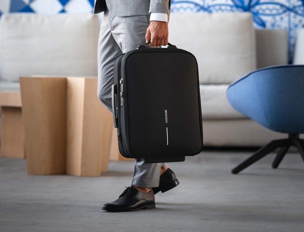 knapsack，Draw bar box，black，Guard against theft，waterproof，