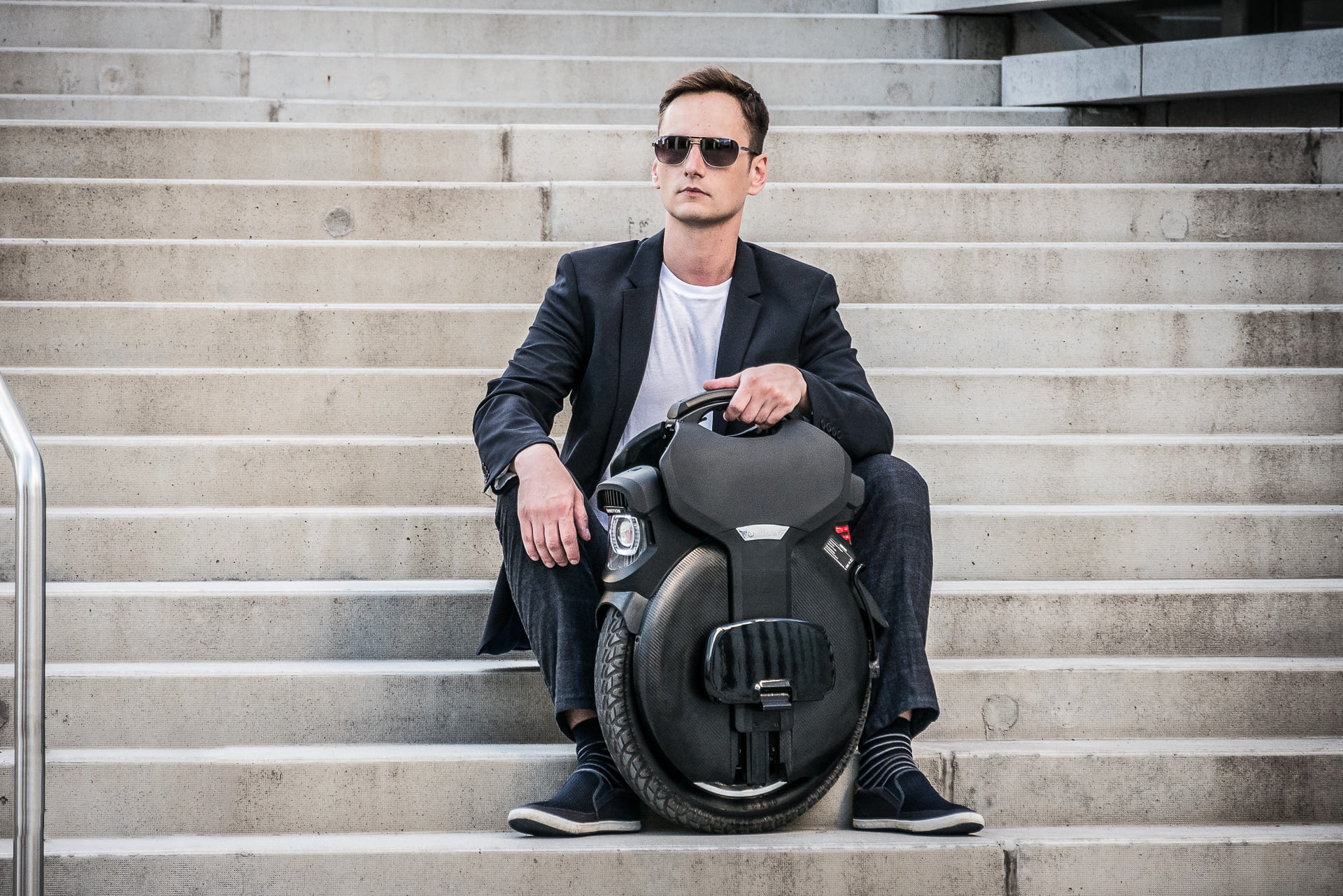 wheelbarrow，Balance car，Enjoy the world，id，shock absorption，