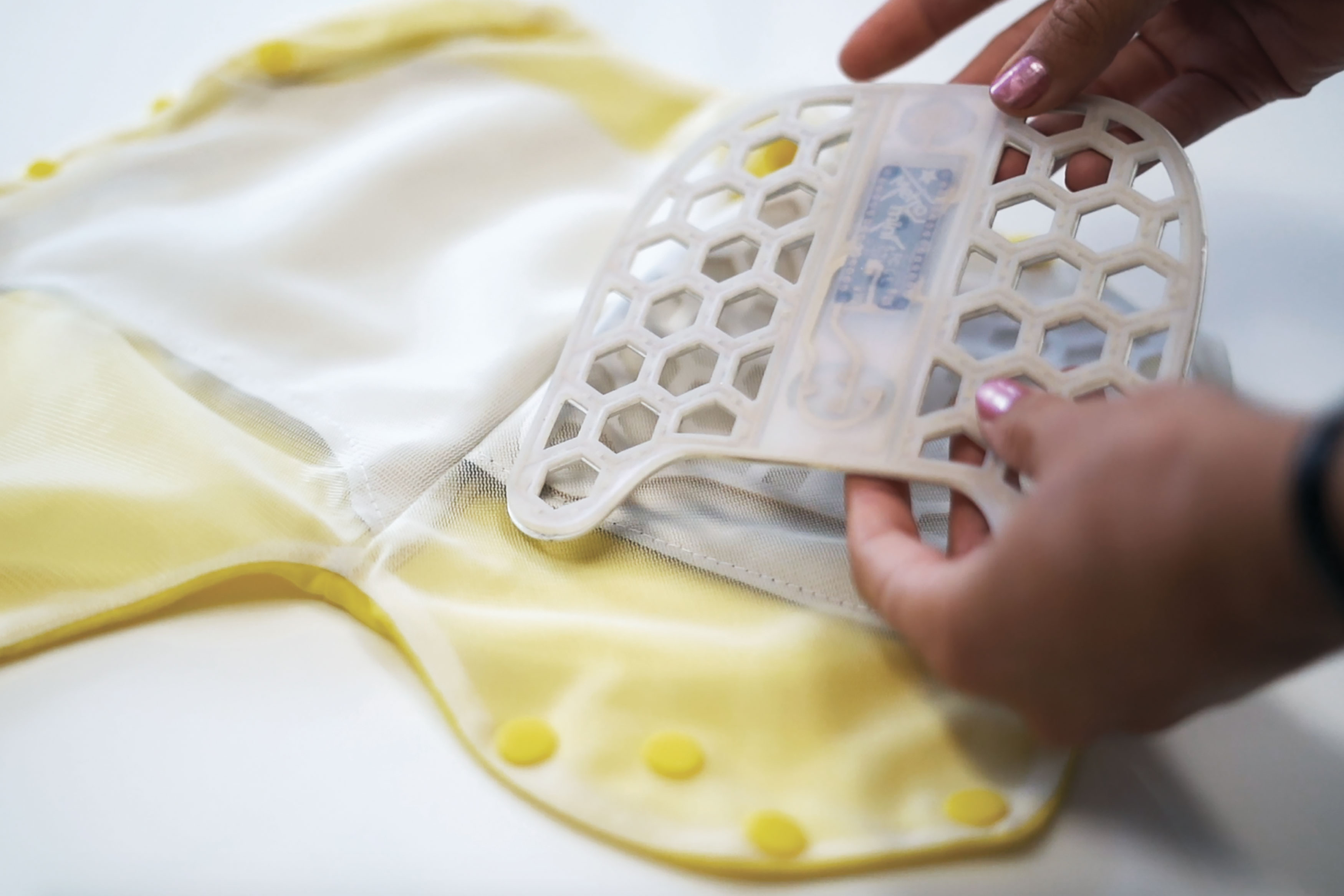 2020 red dot design concept award，Wearable Light Thera，Neonatal care，wearable ，jaundice，