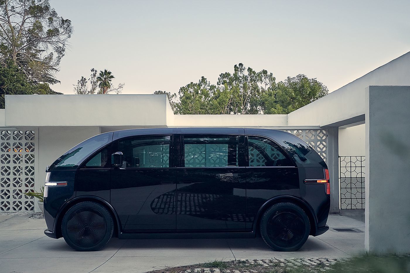 2020 red dot design concept award，Canoo，automobile，