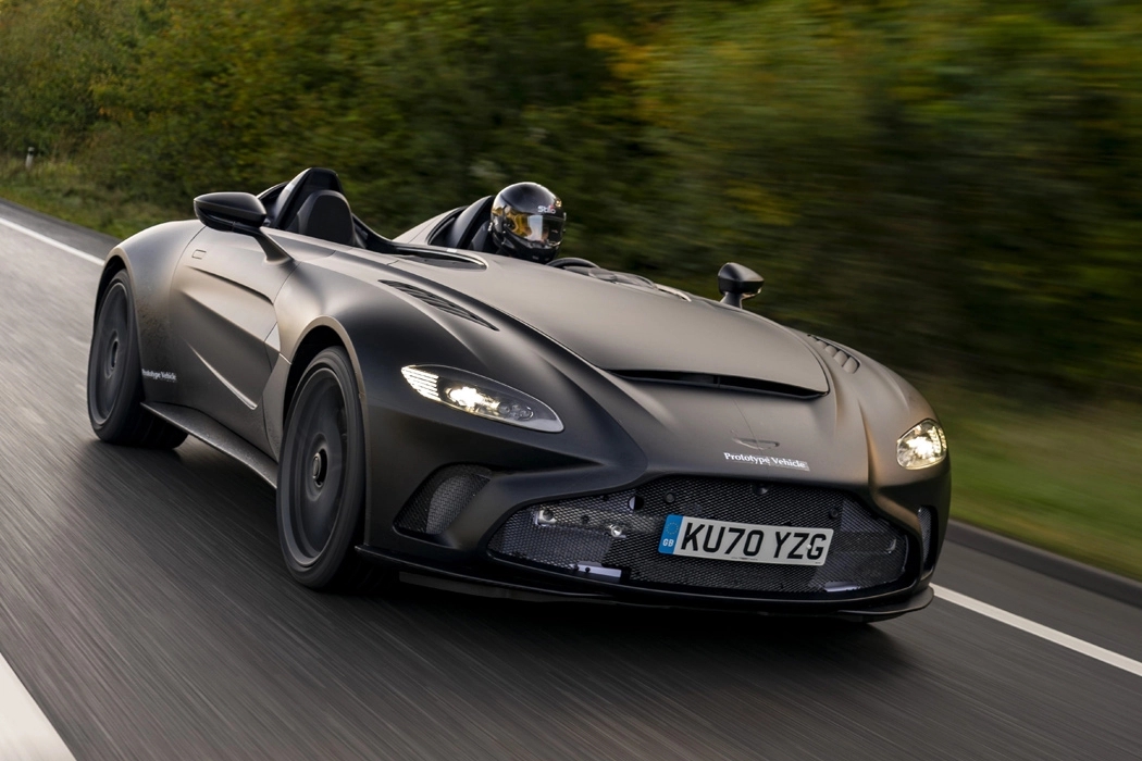 V12，Aston Martin，carbon fibre，