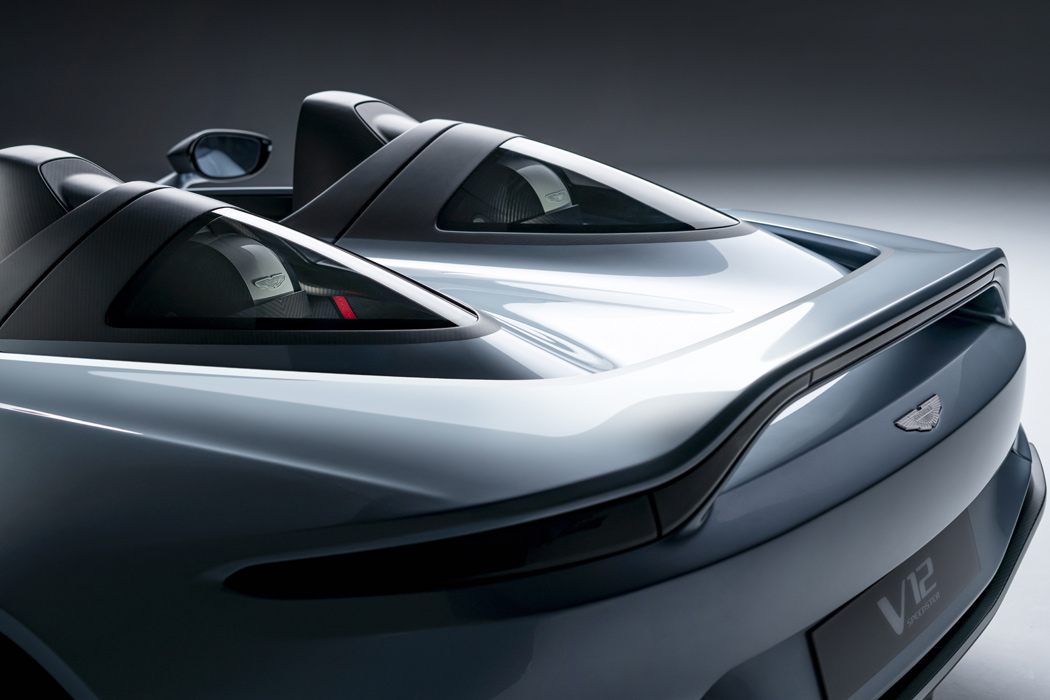 V12，Aston Martin，carbon fibre，