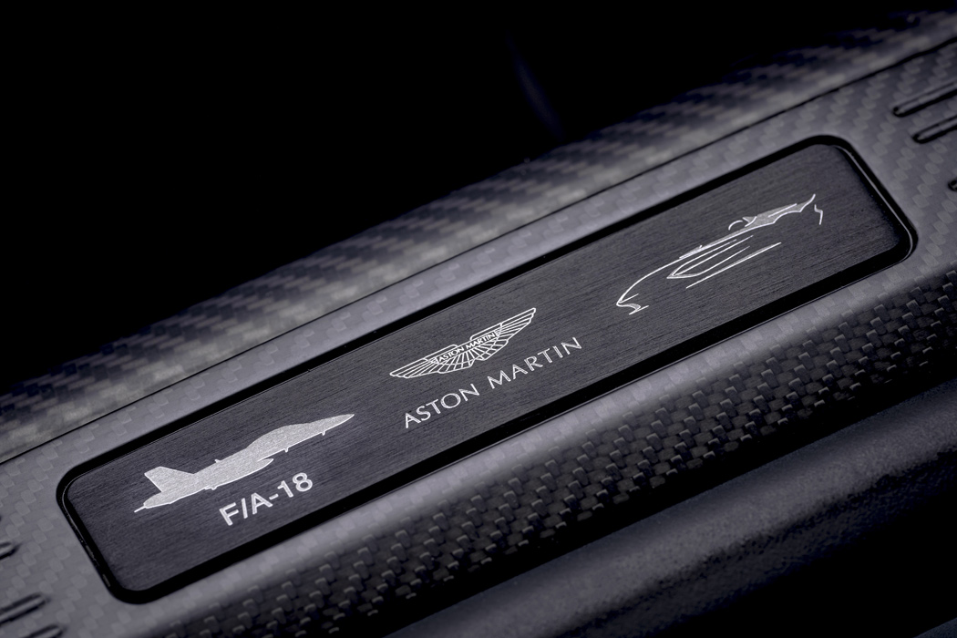V12，Aston Martin，carbon fibre，