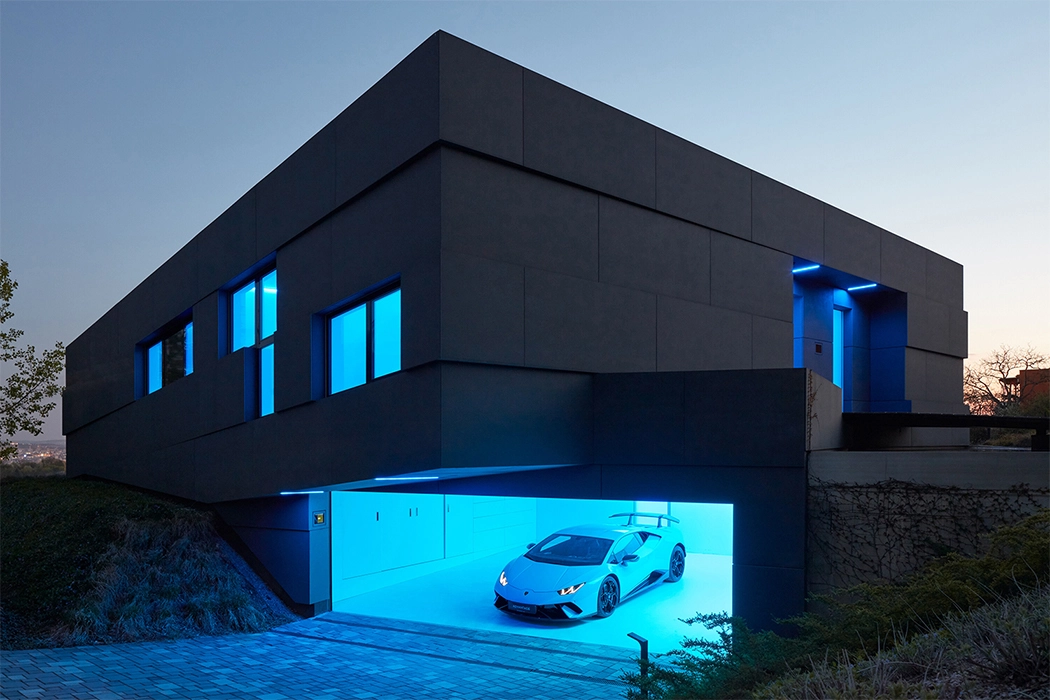 artificial intelligence，Innovative integration of science and technology and human nature，Outstanding technological innovation，environment protection，