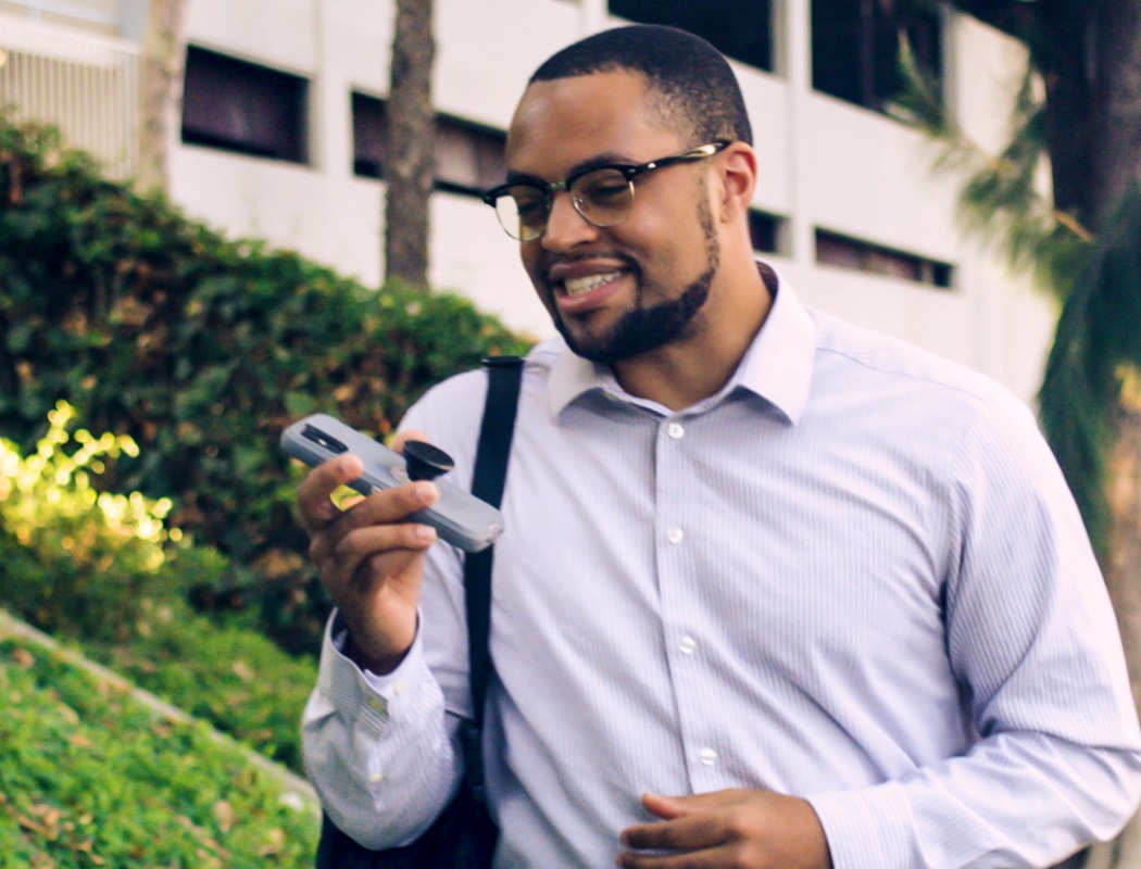 TALKSOCKET，Voice assistant，speaker，player，Mobile phone seat，