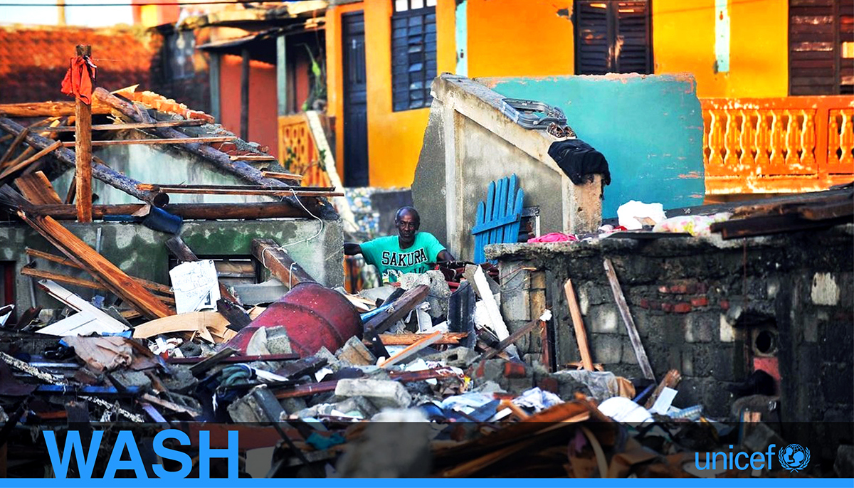 meet an emergency，disaster relief，simple，Bath，industrial design，