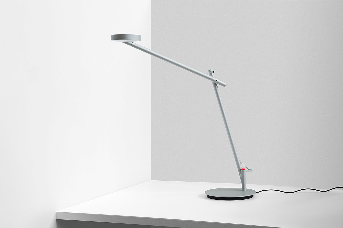 Stasis Task Lamp，台灯设计，金属，