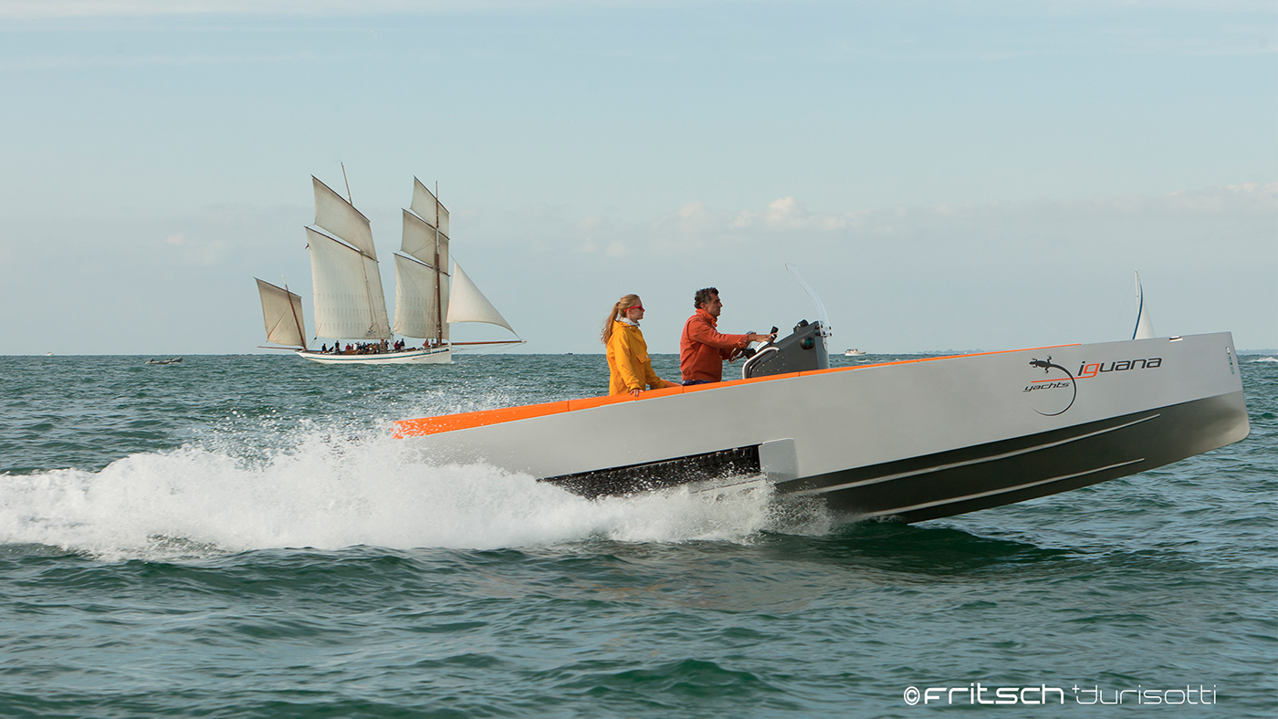 fucking great，Amphibious，Iguana，launch，Ship design，