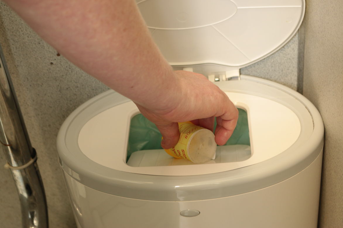 2020 red dot design concept award，Take The Piss，Urine examination，Male，