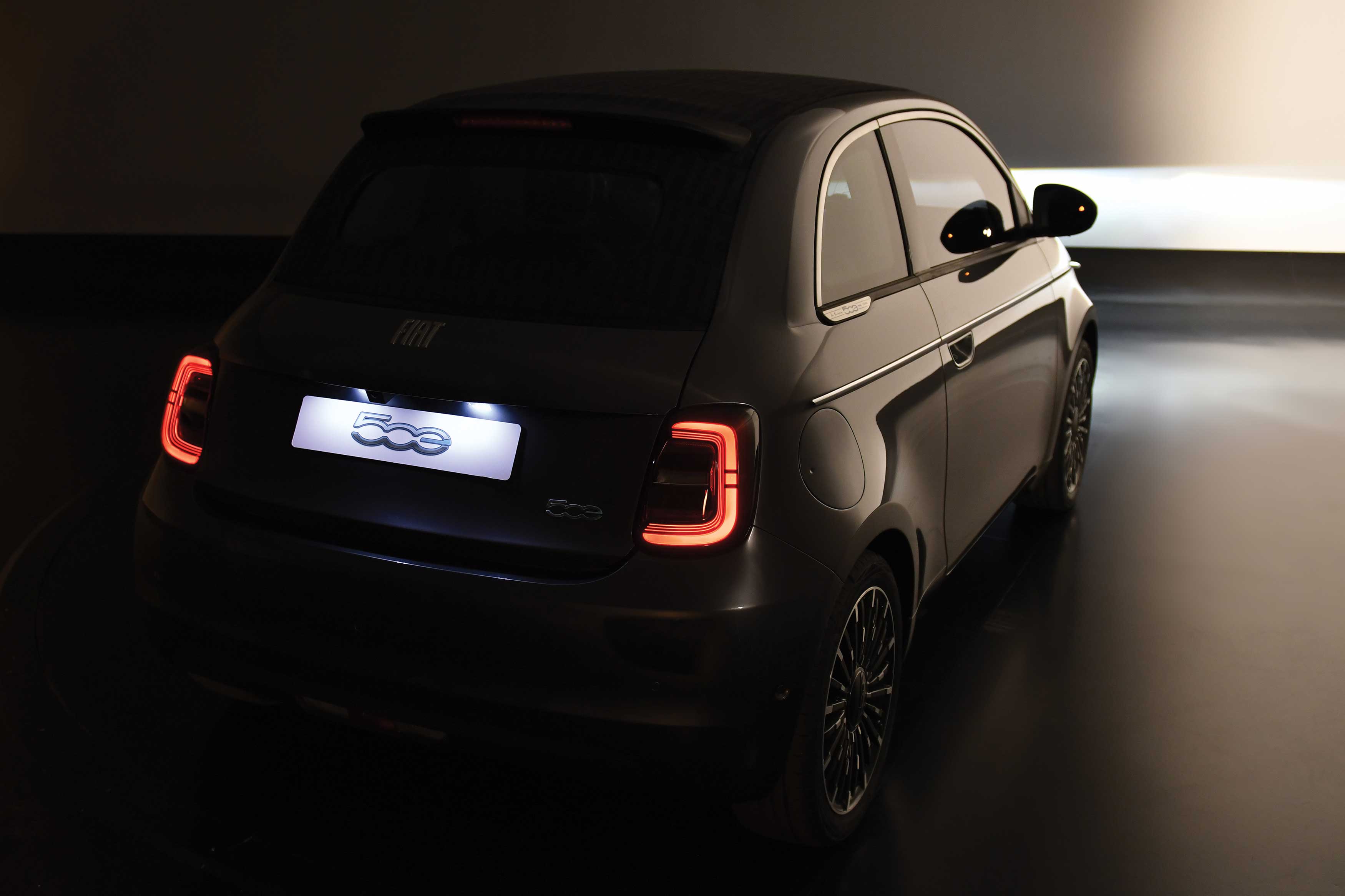 2020 red dot design concept award，automobile，New Fiat 500，LED lamp，
