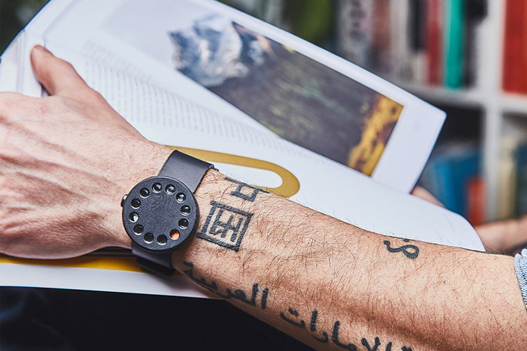 mechanical watch，Wristwatch，black，