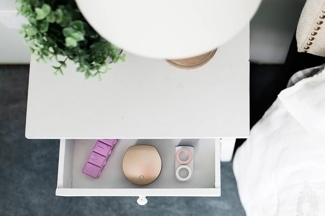 Q Egg，Smart contact lens case，disinfect，Ultraviolet lamp，