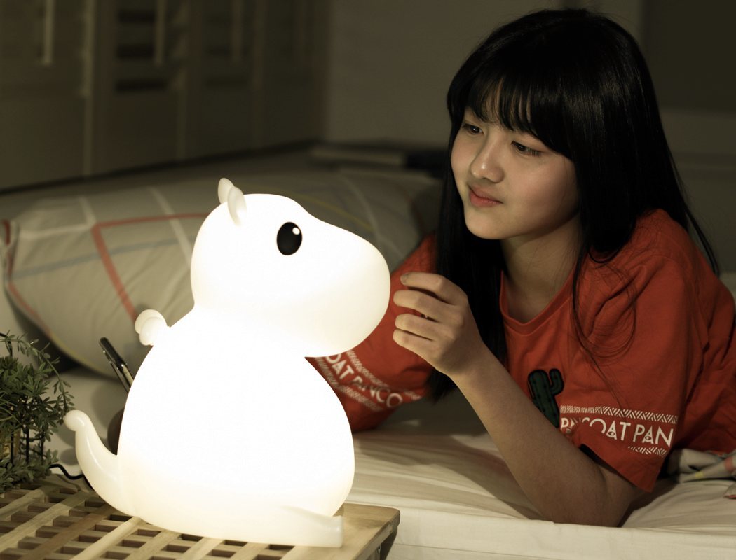 Desk lamp，led，Emotionalization，Discoloration，