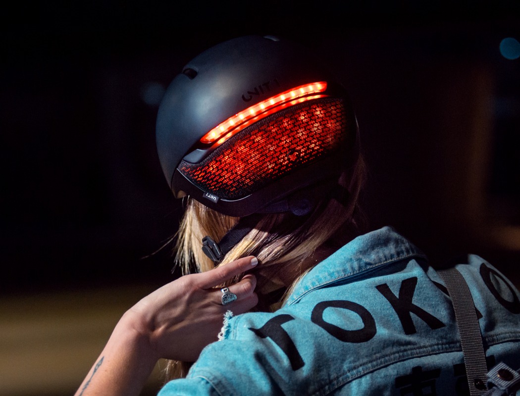 Helmet，Ride，Warning light，
