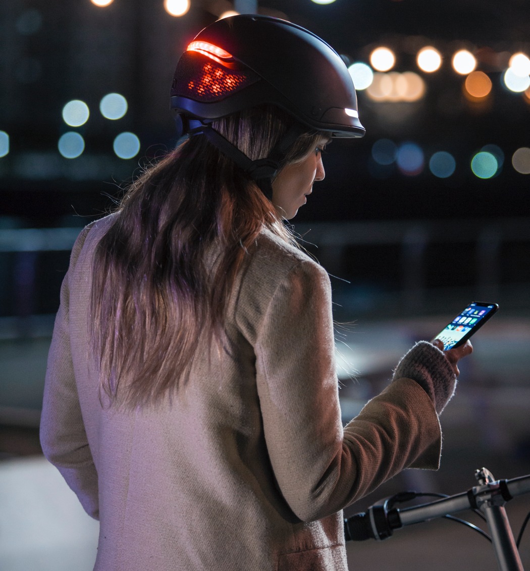 Helmet，Ride，Warning light，