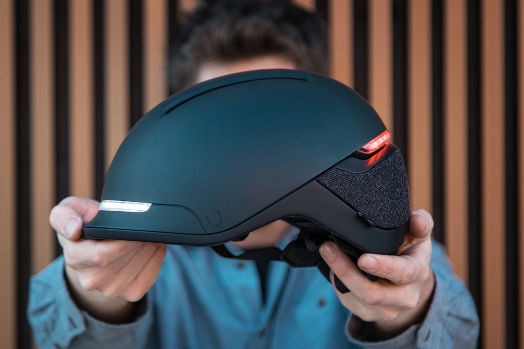 Helmet，Ride，Warning light，