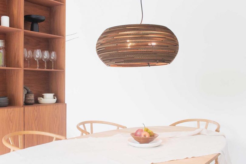 a chandelier，Corrugated paper，environment protection，recovery，