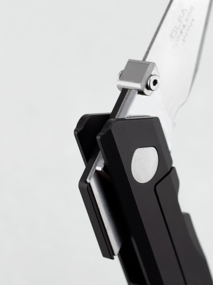 Crow titanium folding knife，raven，Practical and durable，Multifunctional folding knife，Indoor and outdoor cutting tools，