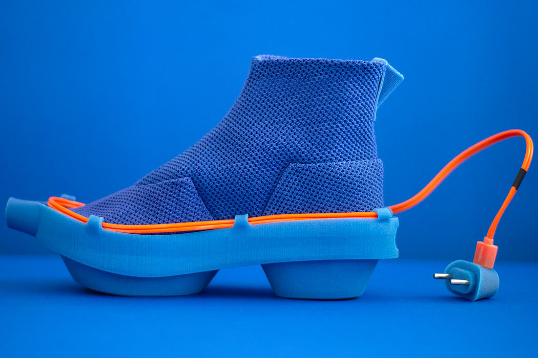 Netina，火柴棒鞋，未来感设计，提供USB的鞋，可充电鞋，