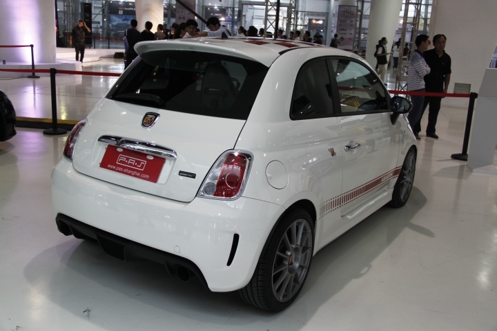 two thousand and eleven，Modified vehicle，