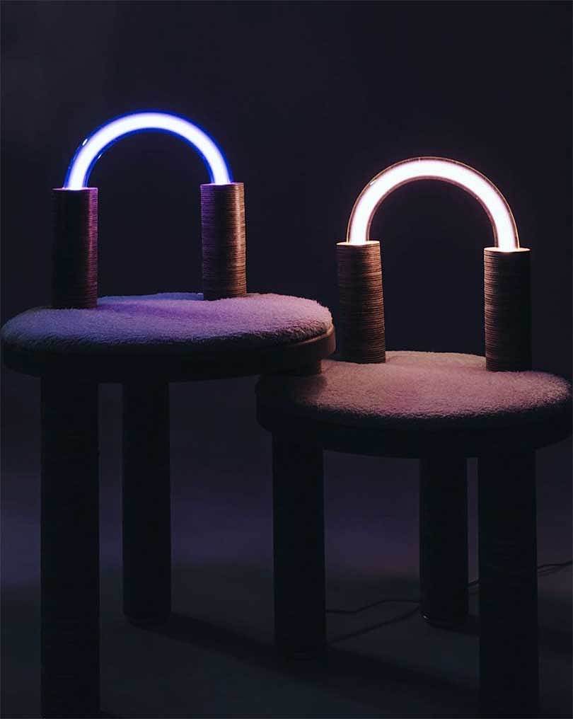 椅子，霓虹灯，羊驼毛，