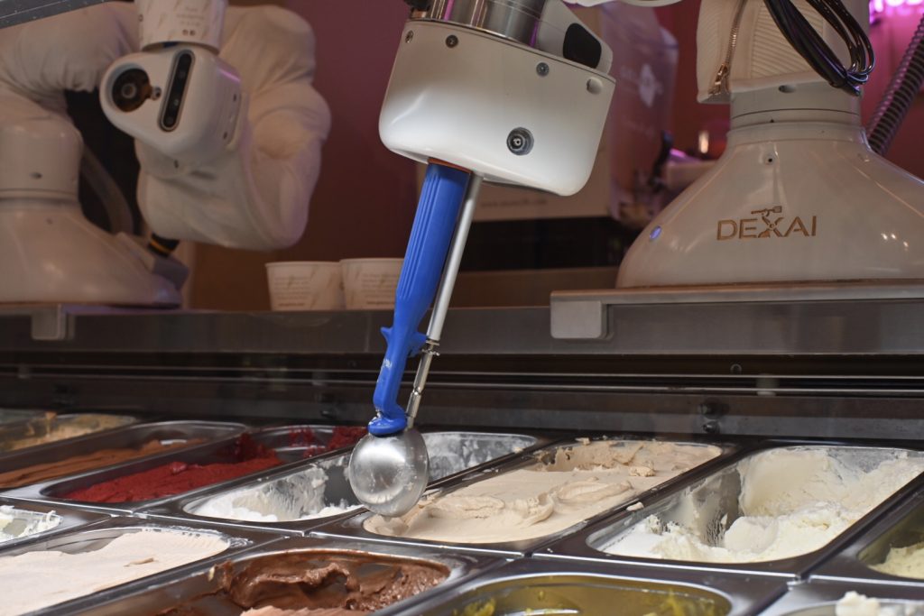 2020 red dot design concept award，robot，cook，Alfred，Leave，Robot Supervisor，app，