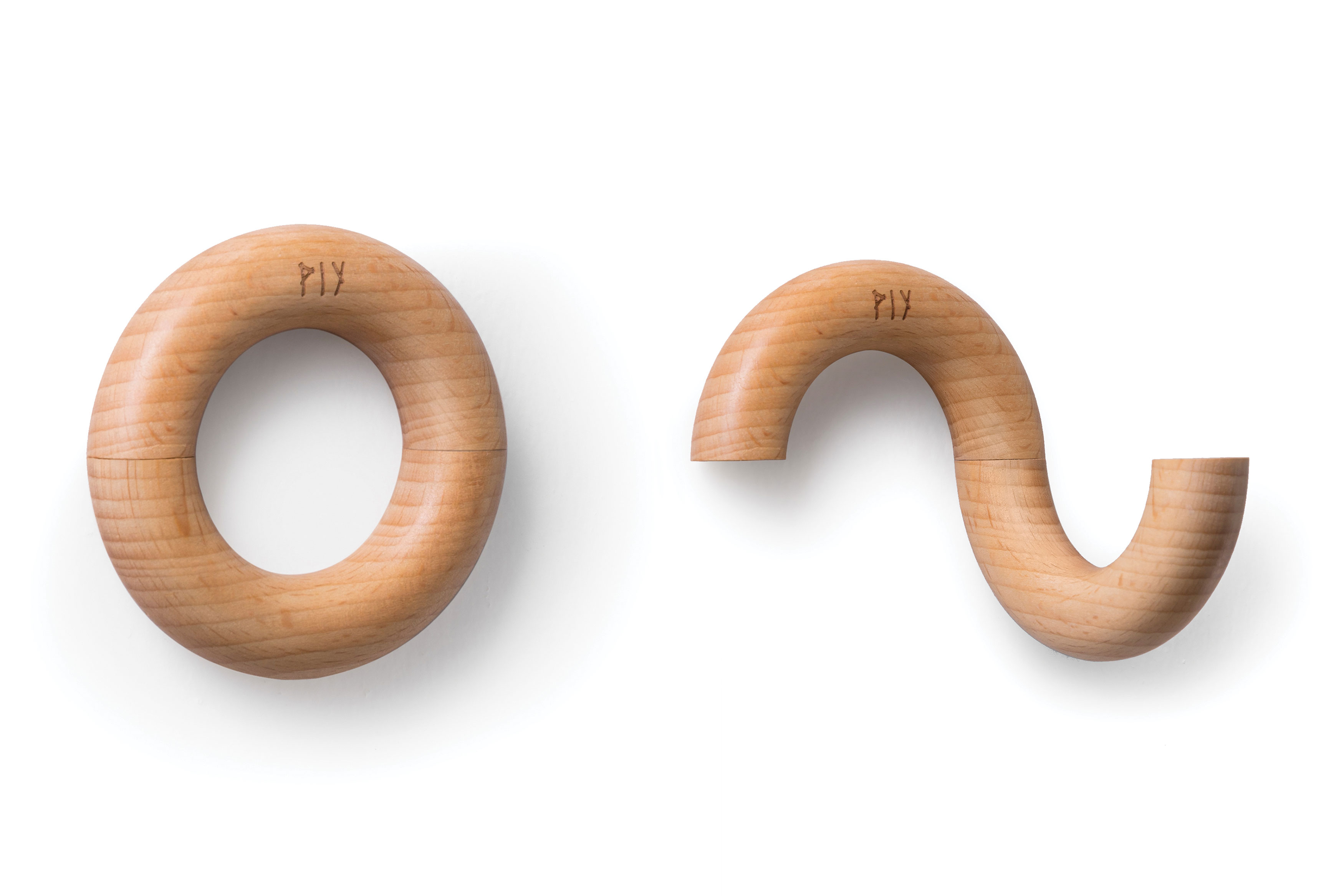 2020 red dot design concept award，DONUT Hook，a hook，Beech，Clothes hook，