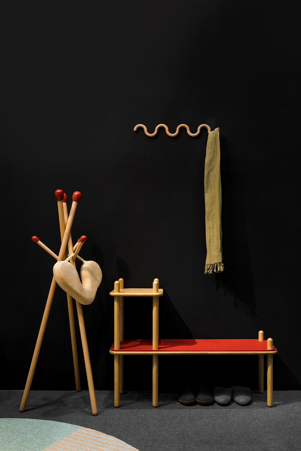 2020 red dot design concept award，DONUT Hook，a hook，Beech，Clothes hook，