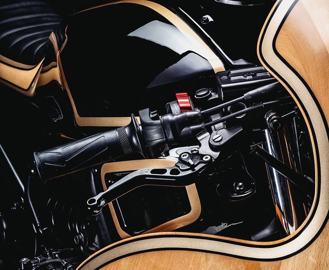 salute，Model car，woodiness，